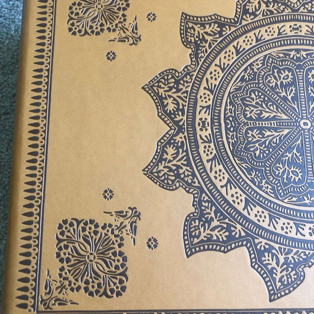 VINYL // Urban Outfitters Crosley Turntable - Picture 5 of 13